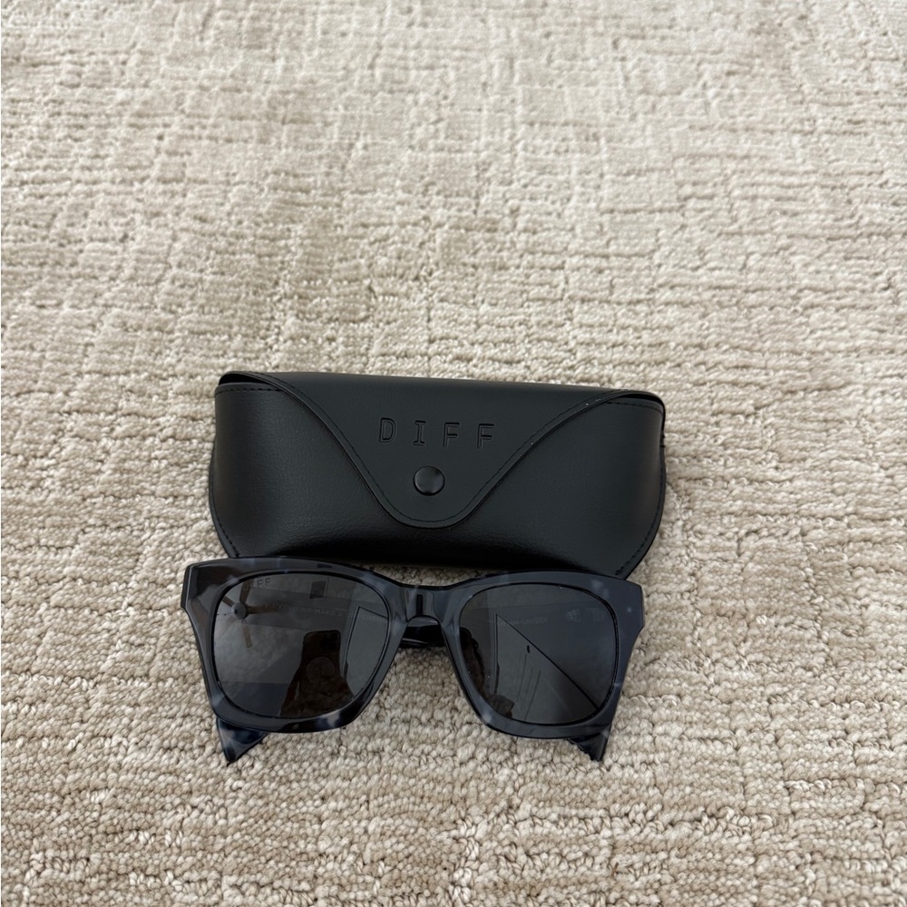 Diff Eyewear Marble Pattern Sunglasses - image 1
